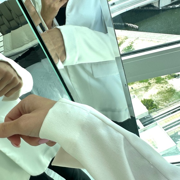 VICTORIAS SECRET BLAZER SATIN WHITE XS 165/84A - Picture 3 of 4